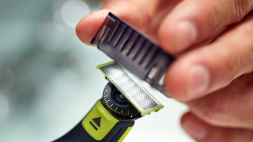 Philips OneBlade Shaver with Blade 360 Case 3 Beard Caps QP2724/31 Dominant color silver/gray