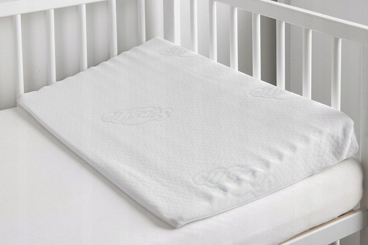 Pillow wedge for cot luxe + pillowcase