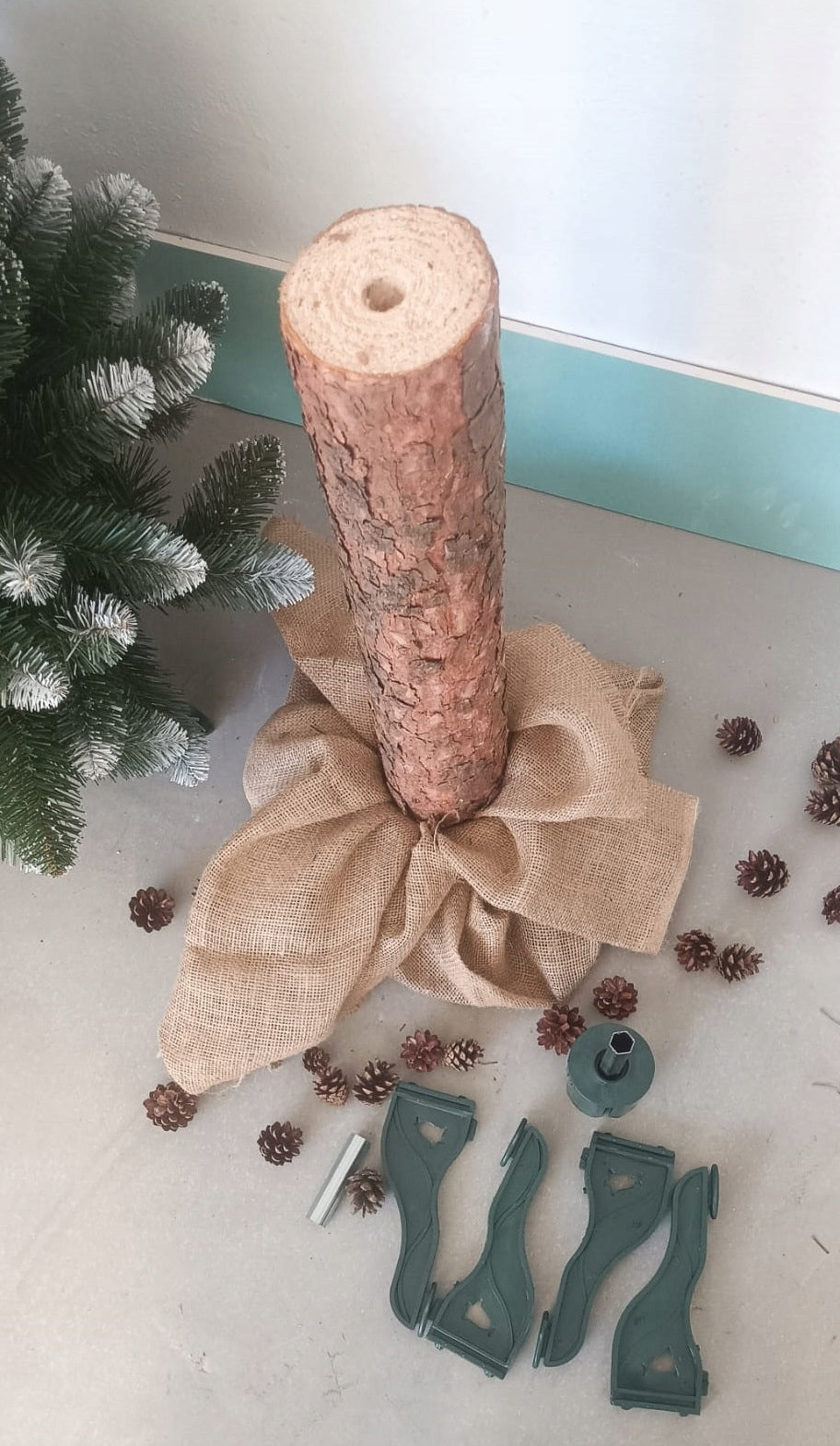 Pine trunk for artificial Christmas tree on trunk 40cm Jute Freebie Manufacturer code DREW-LAM
