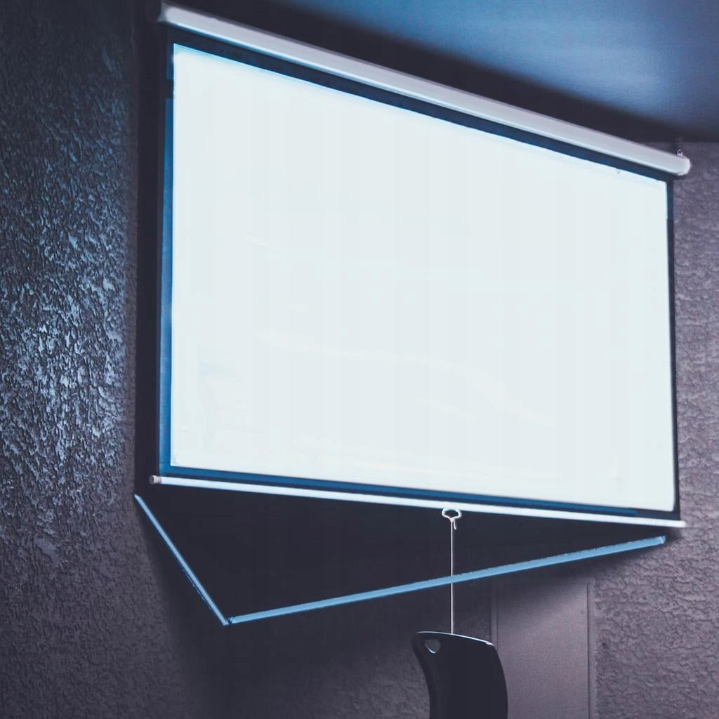 Projector screen foldable with hanging grommets 100 inches Manufacturer code Trevory