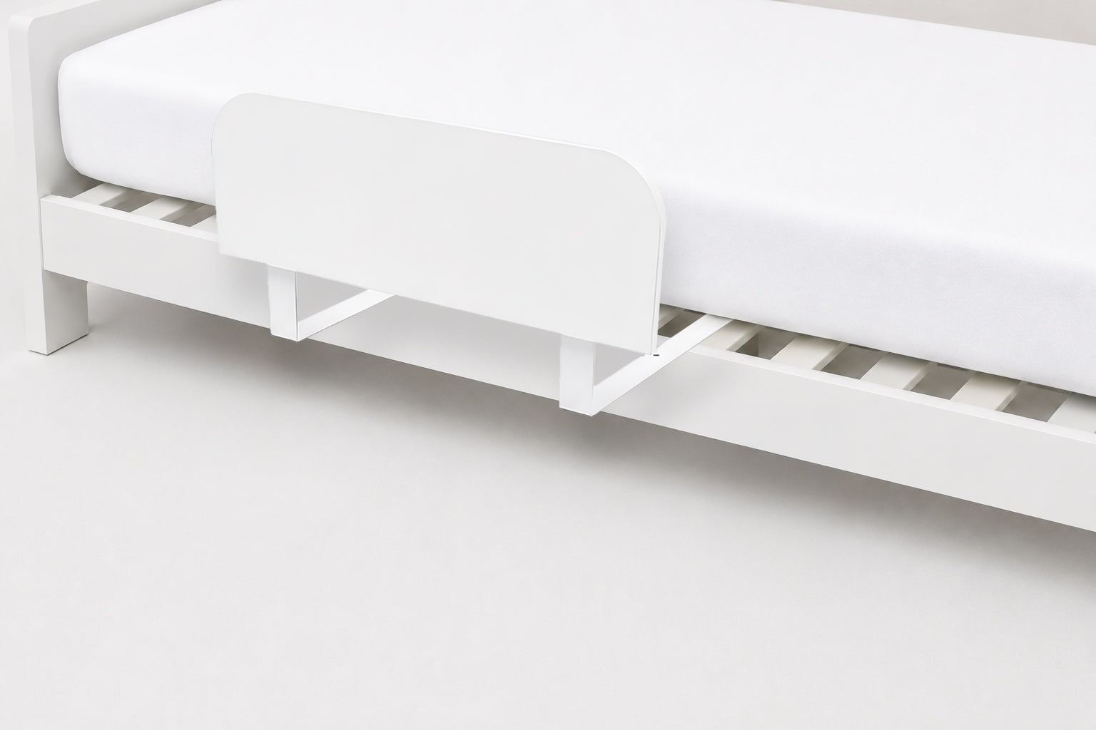 Protective barrier for bed white 100 cm Protection against falling out Manufacturer code WIC-31-100