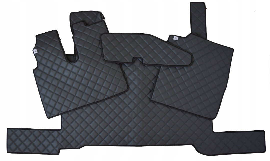 QUILTED RUGS LEATHER MAN TGX after 2020 graphite automatic