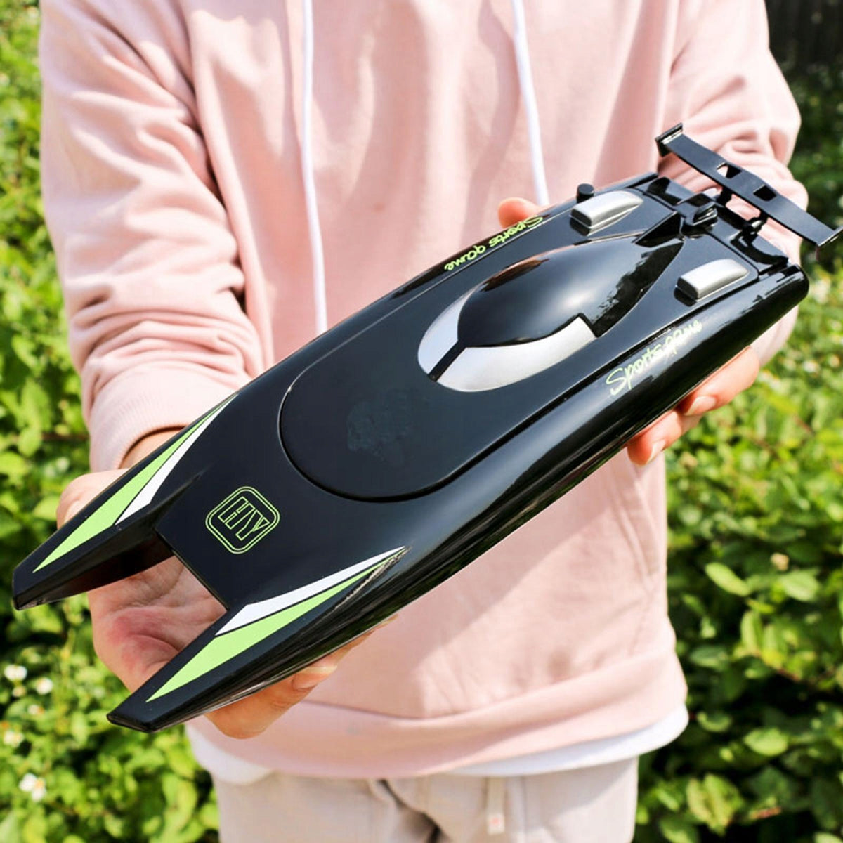 RC Boat Remote Control Racing Boats for Pools Lakes Black 3 Battery Color black