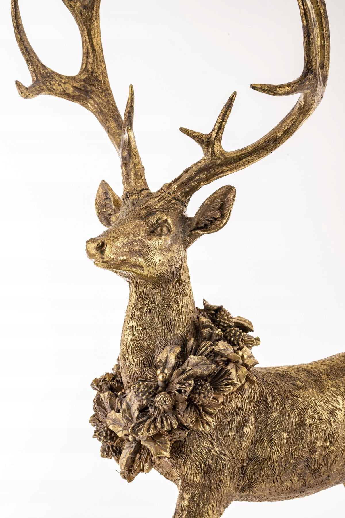 REINDEER FIGURINE CHRISTMAS DEER DECORATION STANDING GOLD SCULPTURE Manufacturer code 147024