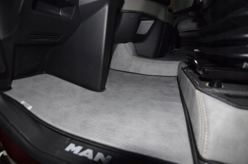 RUGS LEATHER CRINKLED MAN TGX AFTER 2021 2SZUF. Manufacturer's catalog number FHU SABA