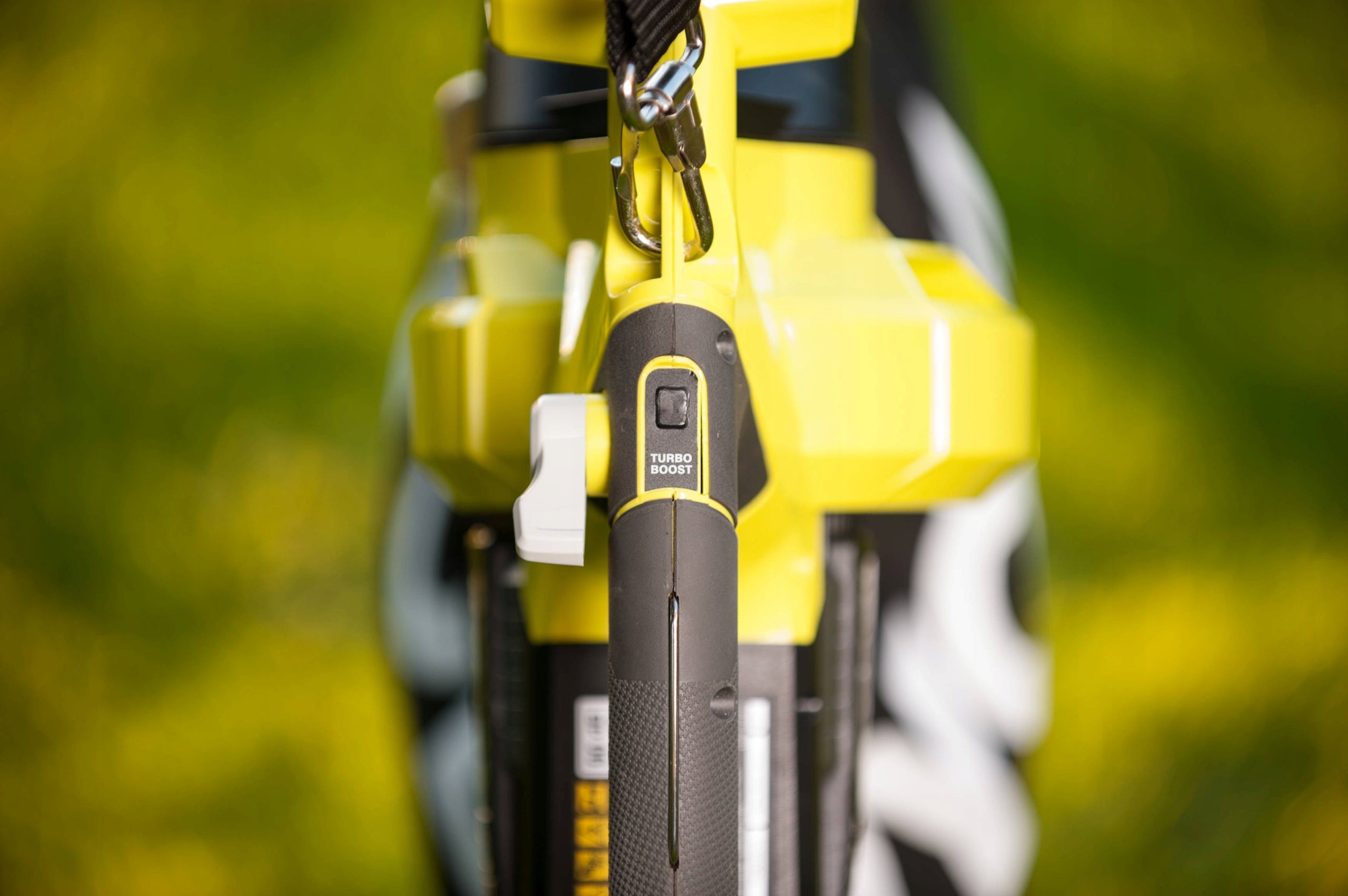 RYOBI BRUSHLESS BATTERY BLOWER VACUUM CLEANER OBV18 18V SOLO . Air velocity 201 km/h