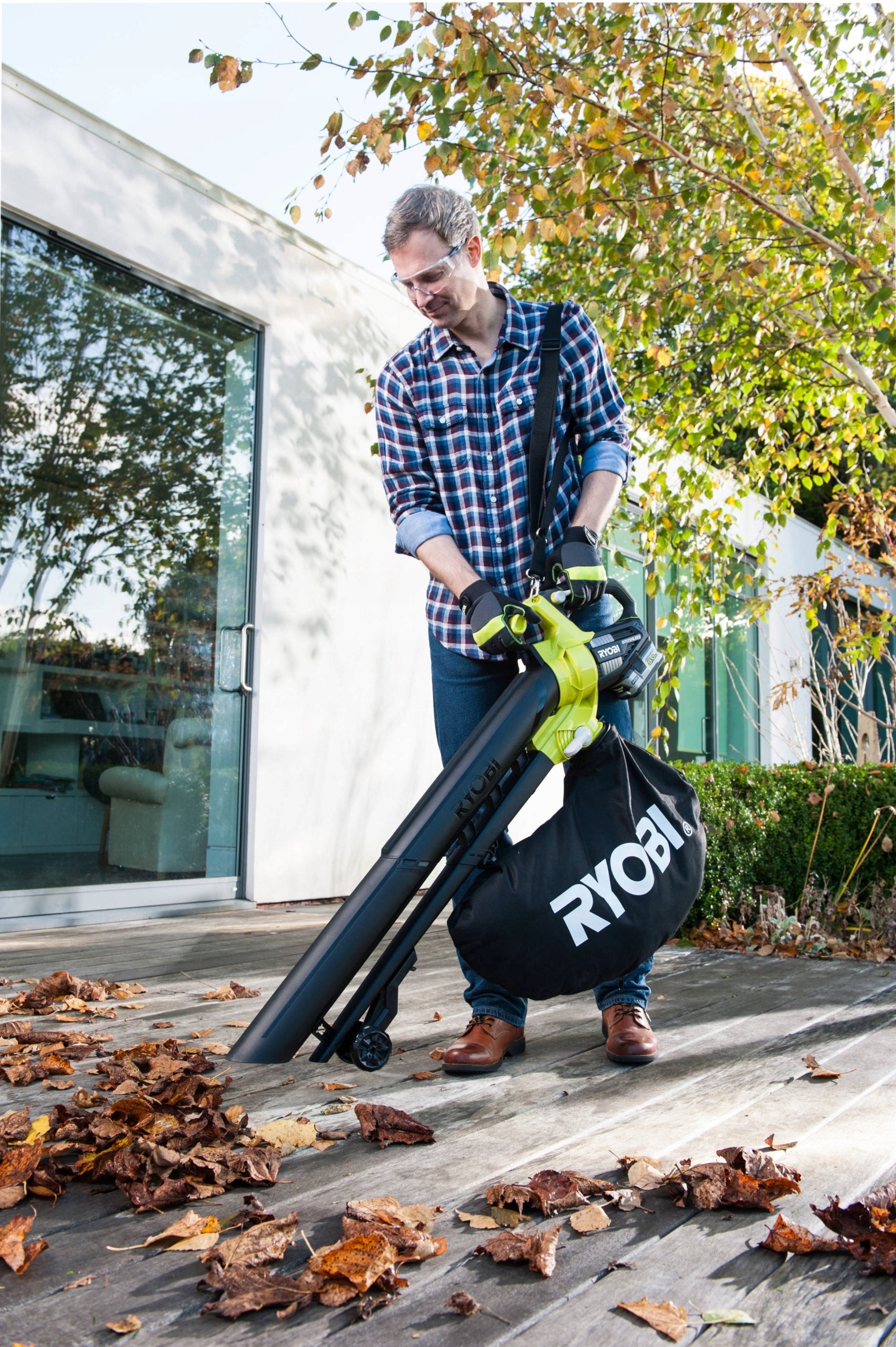 RYOBI BRUSHLESS BATTERY BLOWER VACUUM CLEANER OBV18 18V SOLO . Output 5.5 m3/min