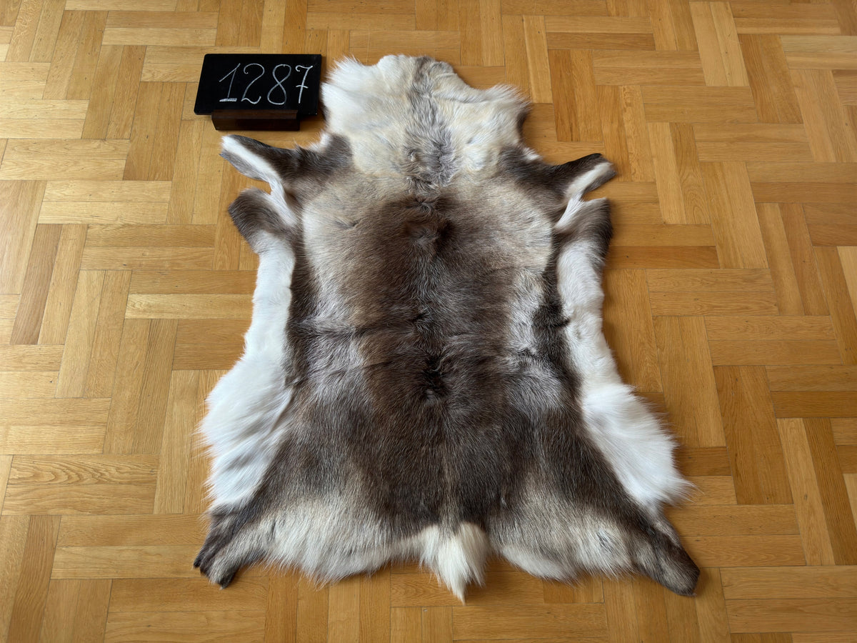 Reindeer leather 131x101 cm Exclusive Scandinavian Decoration Class B Manufacturer code 1286