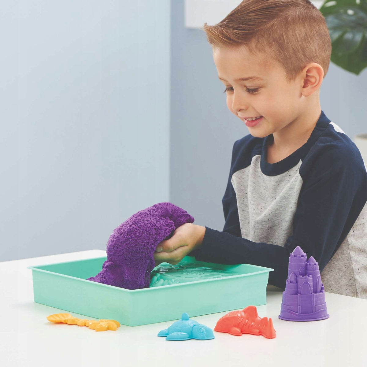 SAND KINETIC LOCK SET WITH MOLDS AND TRAY KINETIC SAND 454 G Manufacturer code 20142933 6067477