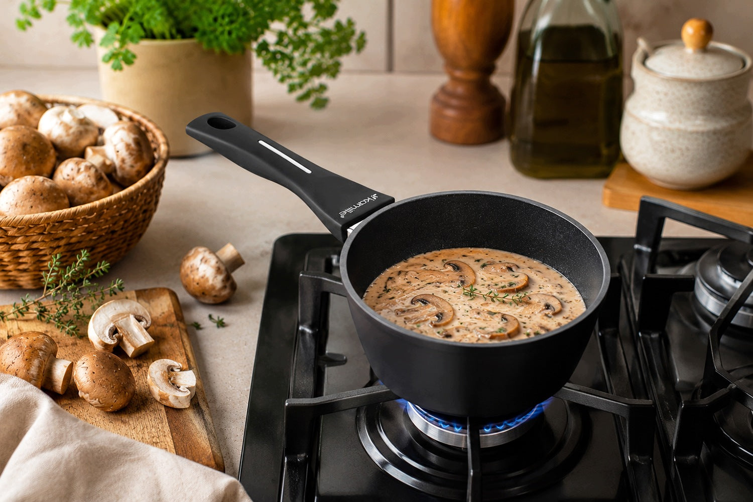SAUCEPAN POT NON-STICK SAUCEPAN 1,2 L INDUCTION GAS KAMILLE Packaging status original