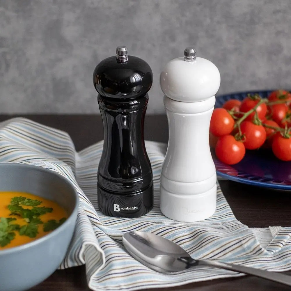 SET GRINDER SALT PEPPER HAND DREW SALT PEPPER SPICES ADJUSTMENT EAN (GTIN) 5906716927943