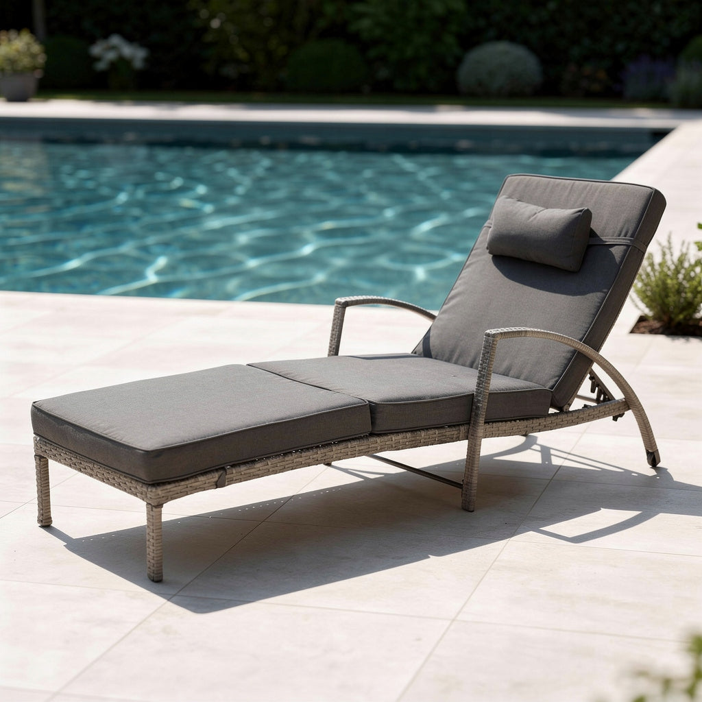 SET OF 2 GARDEN SUN LOUNGERS XL-2505 LIGHT BROWN RATTAN CUSHIONS GREY Model IdeakGarden