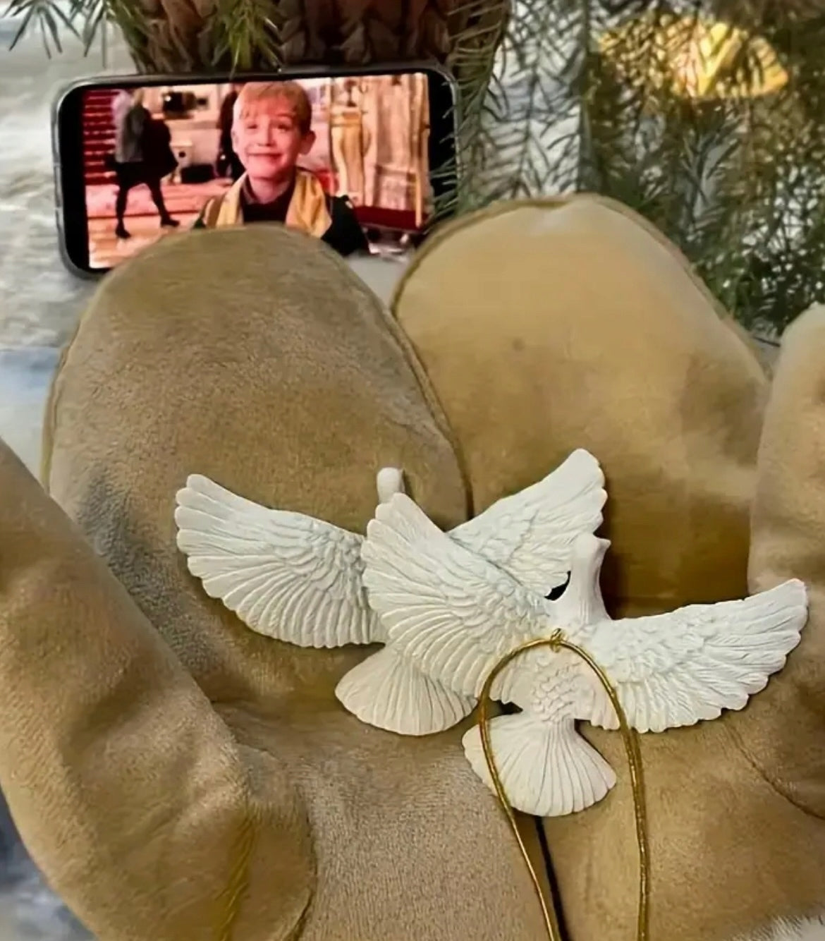 SET OF PIGEONS WITH HOME ALONE kevin alone in NY DECORATION for Christmas tree 2 pcs Longest dimension 9 cm