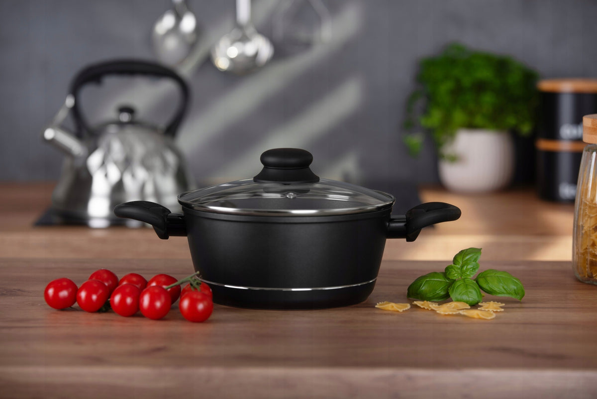 SET OF ROYAL POTS FOR INDUCTION/GAS NON-STICK SET OF 8 EL. Packaging status original