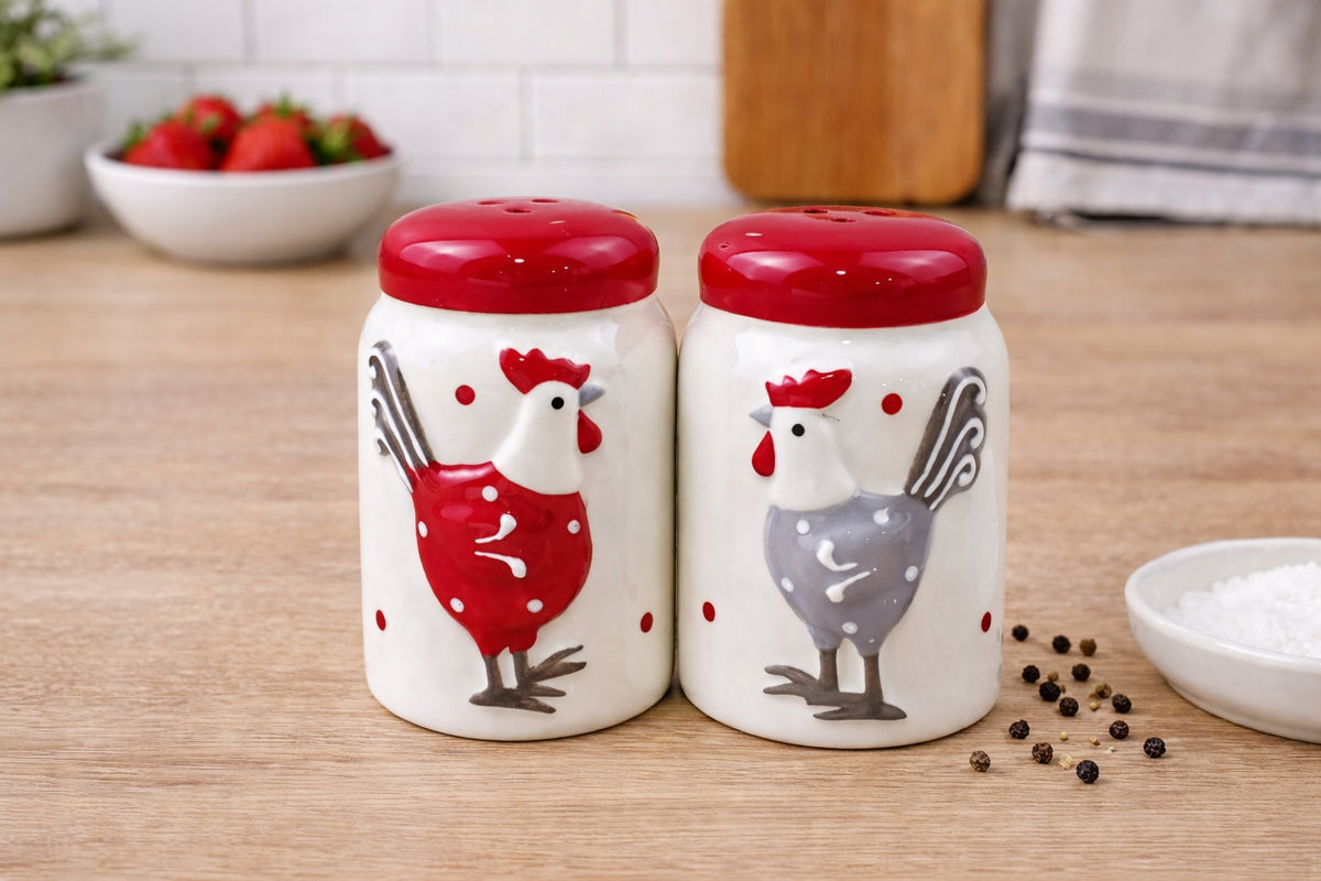 SET OF SALT+PEPPER CHICKENS RILLA chanterelles with hearts salt shaker pepper shaker Kind salt and pepper castors
