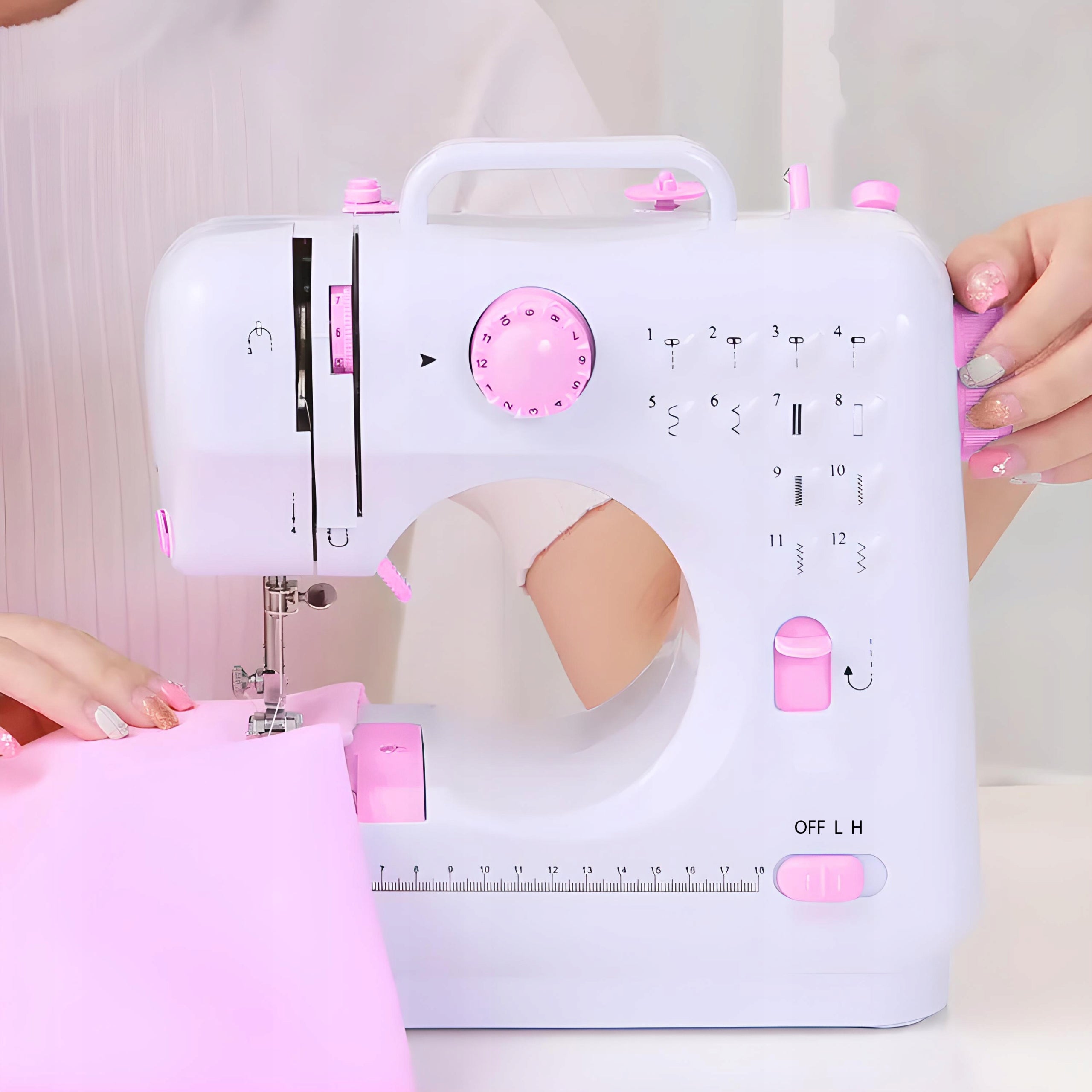 SEWING MACHINE MINI PORTABLE MECHANICAL 12 STITCHES ACCESSORIES + FREEBIES Dominant color white