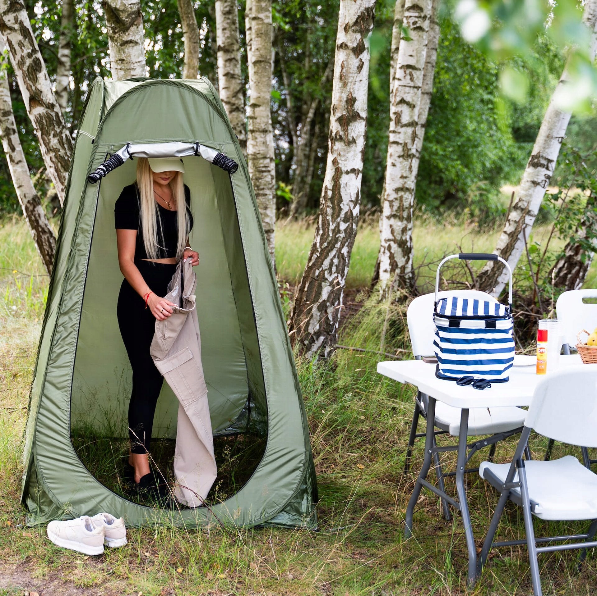 SHOWER TENT TOILET CHANGING ROOM PORTABLE CAMPING BEACH Packaging status original