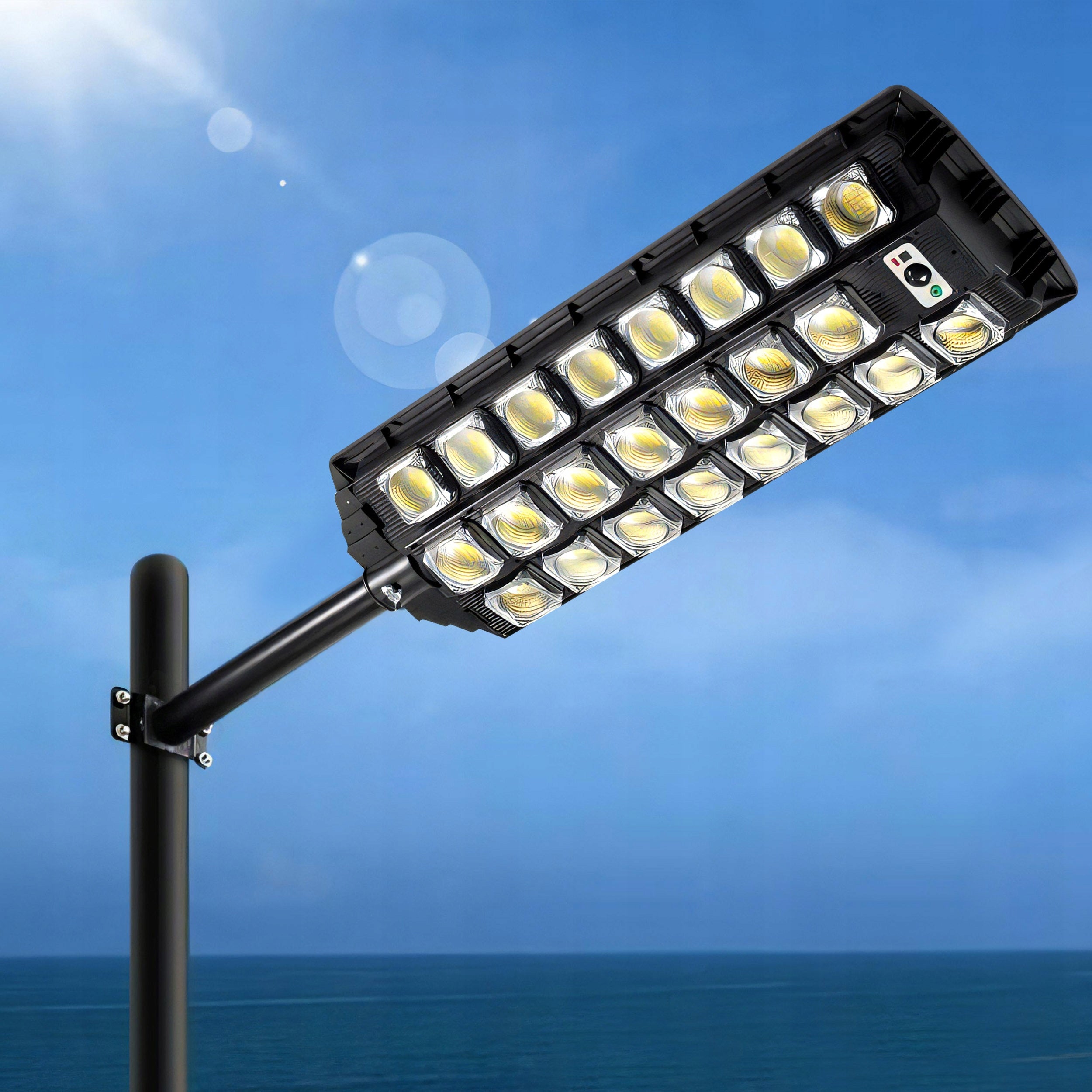 SOLAR OUTDOOR GARDEN LAMP 2200W LED STREET LIGHT WITH MOTION SENSOR Light beam 4300 lm