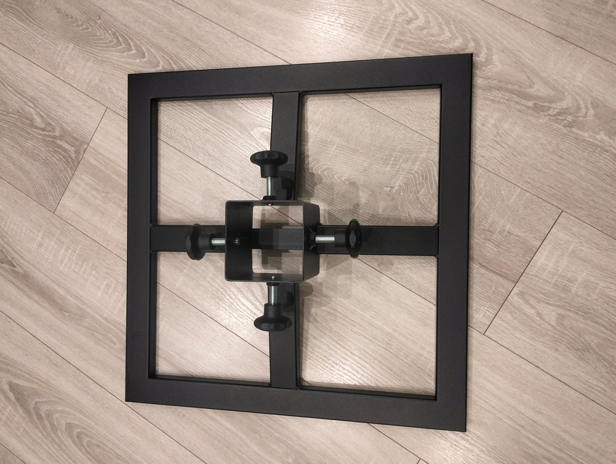 SOLID CHRISTMAS TREE STAND, 9,5 CM PROFILE FOR THE TRUNK OF THE CHRISTMAS TREE