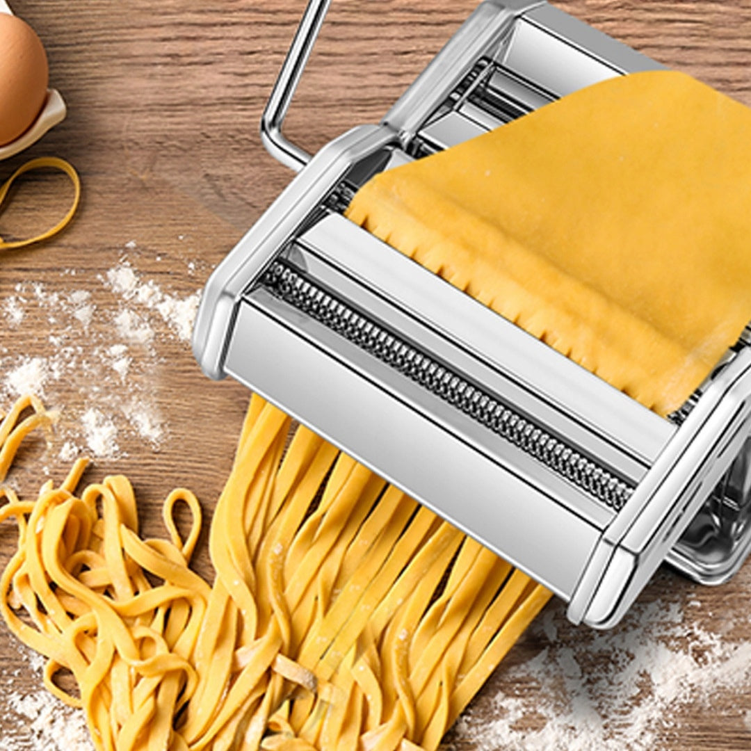 STAINLESS STEEL PASTA MACHINE WITH ROLLER AND KNIFE MONTESSA Kind manual