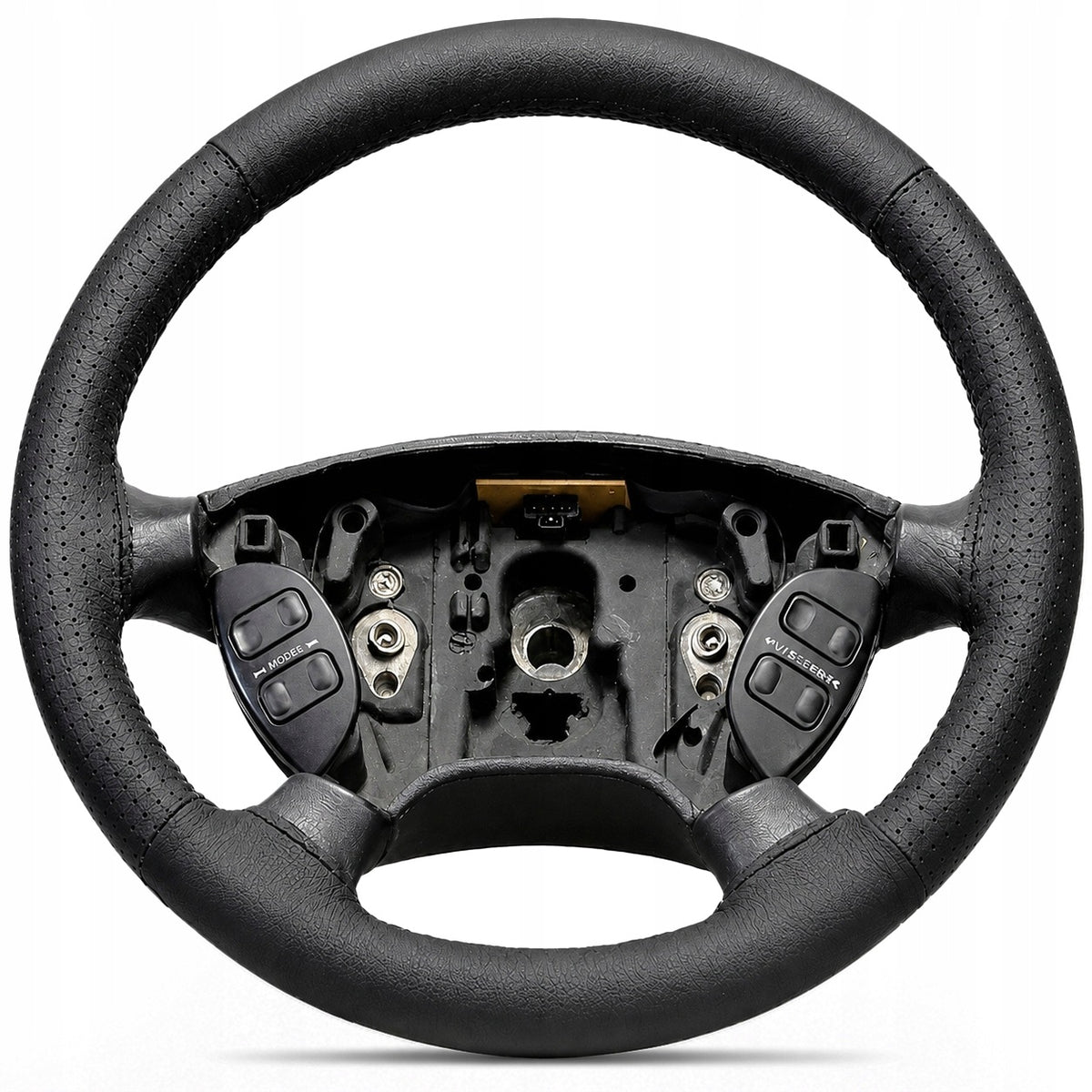STEERING WHEEL COVER MADE OF FOUR PIECES OF LEATHER