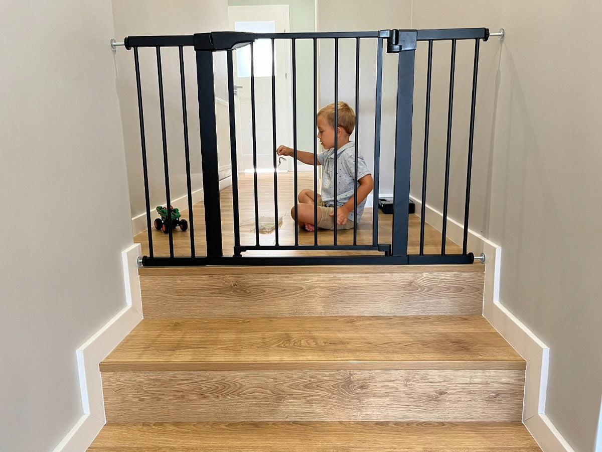 Safety gate for stairs, width 75-82cm, door barrier, extension Packaging status original
