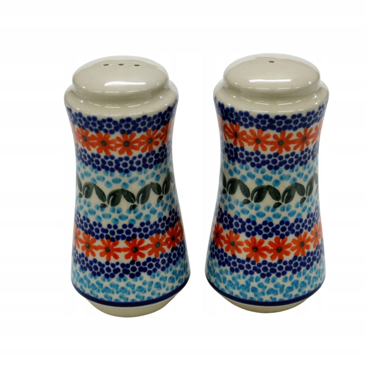 Salt and pepper shakers (A16 D69)