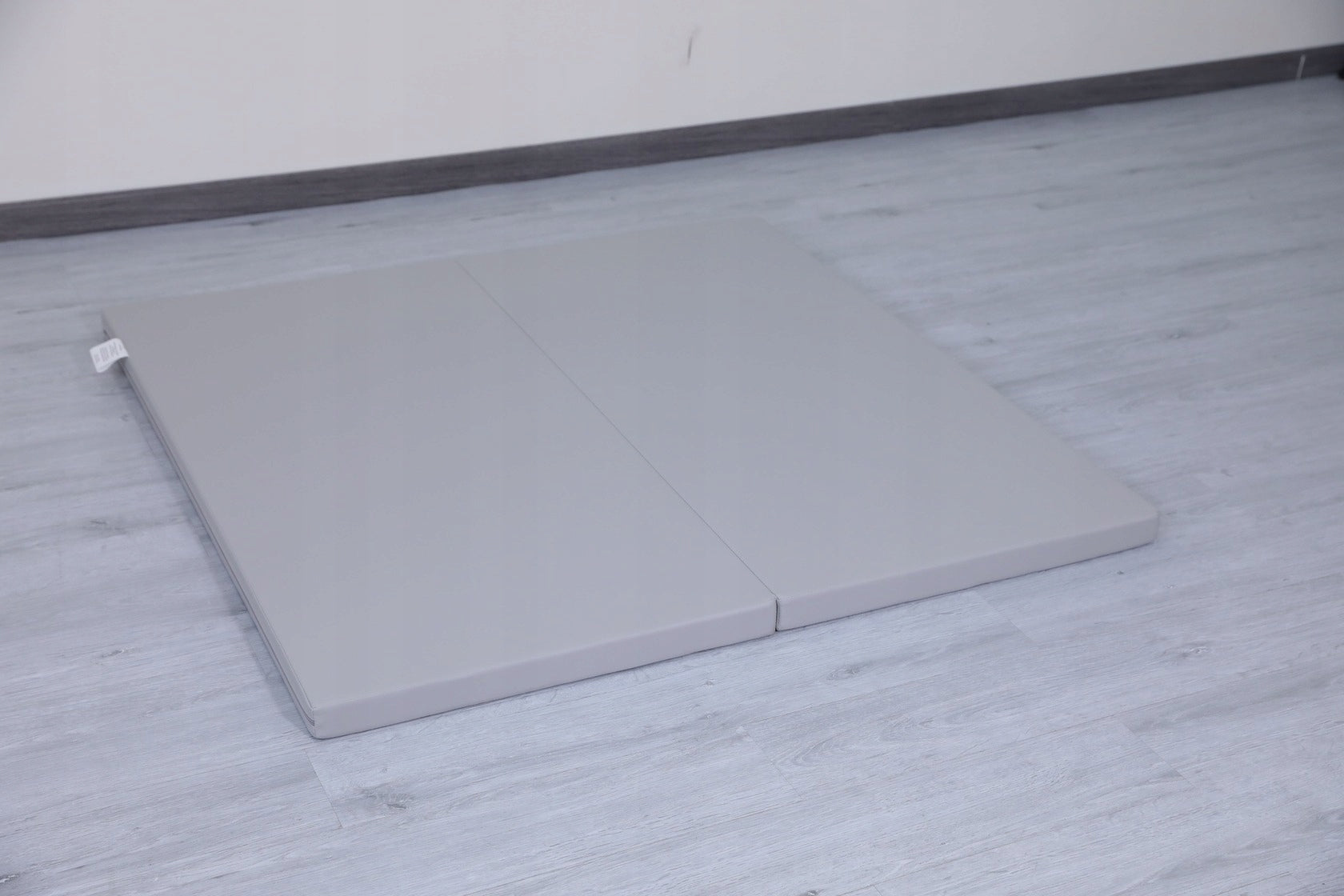 Satellite gymnastic mattress 120x120x5 cm two-piece - grey Color gray