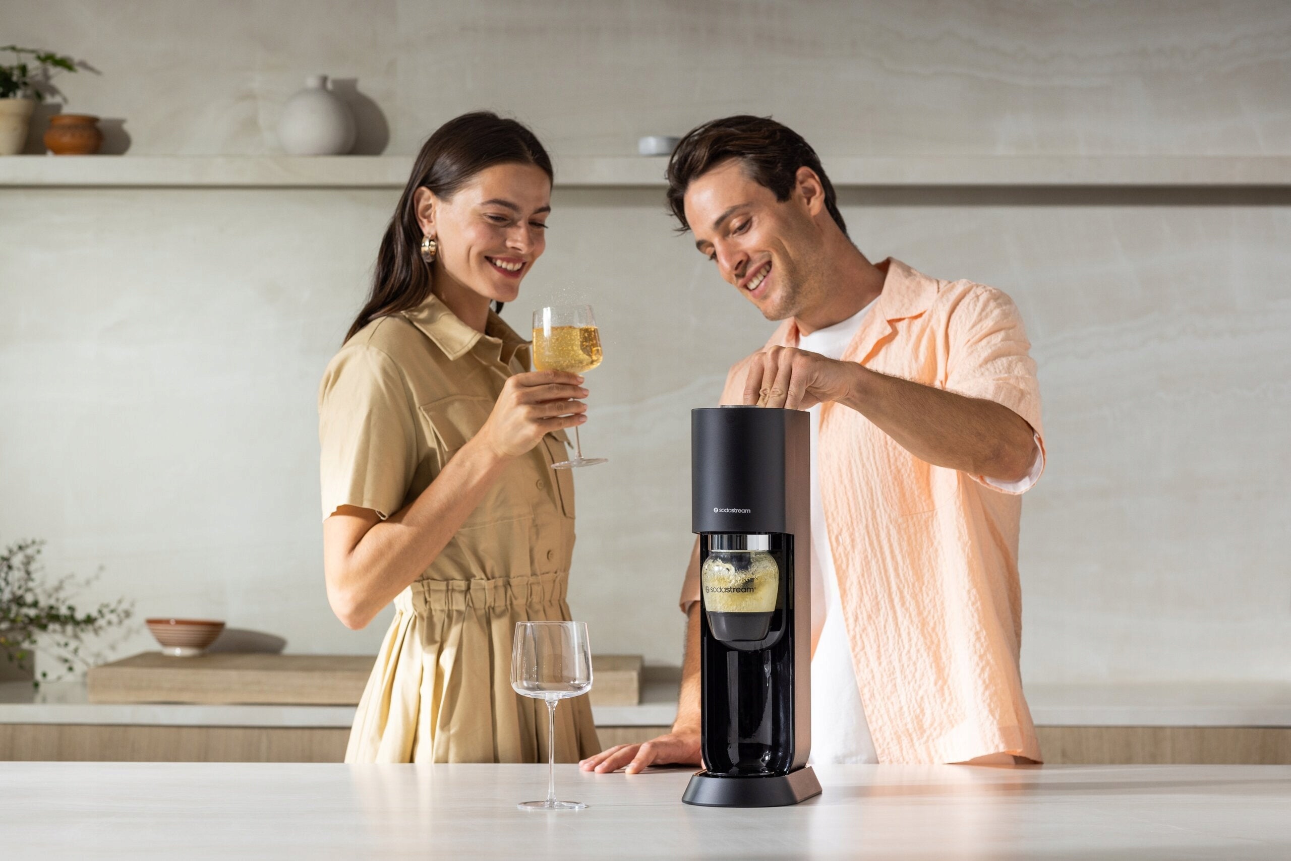Saturator SODASTREAM Mix Black with the possibility of gassing any drink Manufacturer code 7290119792429