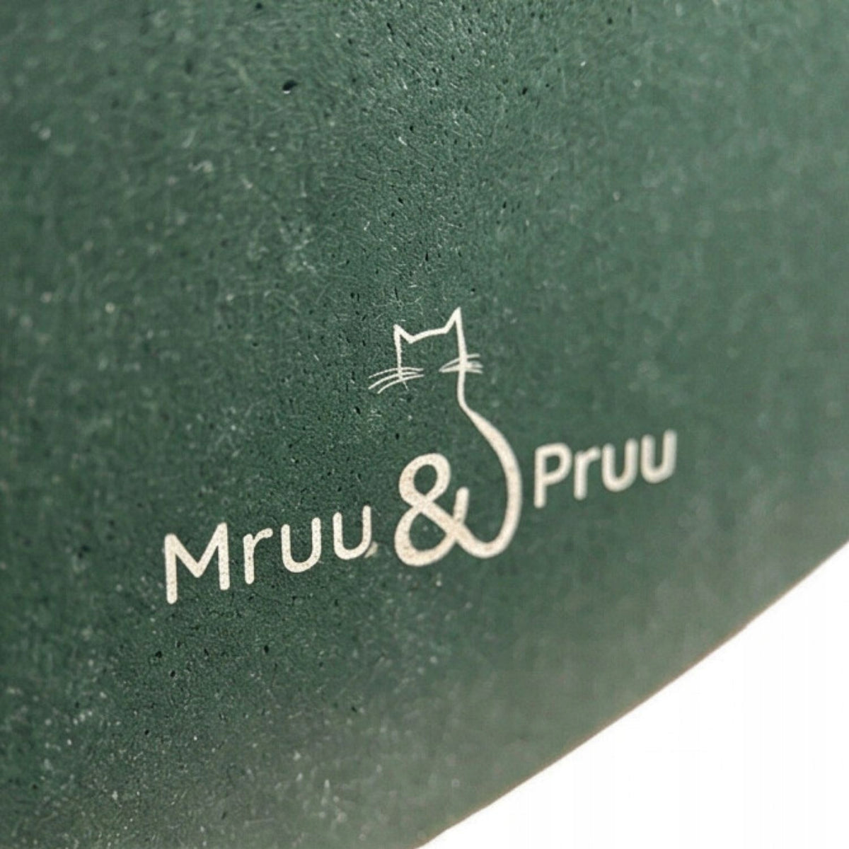 Scratcher low, scratching bed Mruu&Pruu 70 cm GREEN Packaging status original