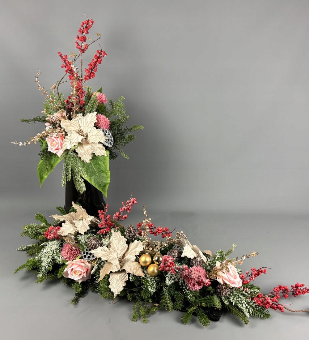 Set for Cemetery for Christmas Pink and Red Packaging status original