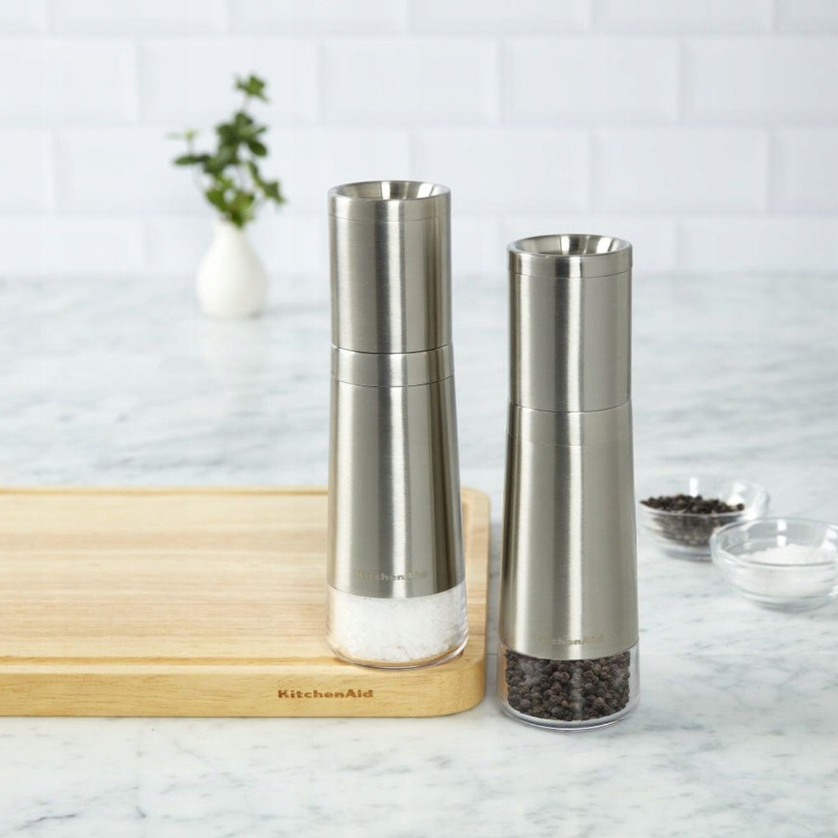 Set of 2 salt and pepper grinders with ceramic mechanism KitchenAid Brand KitchenAid