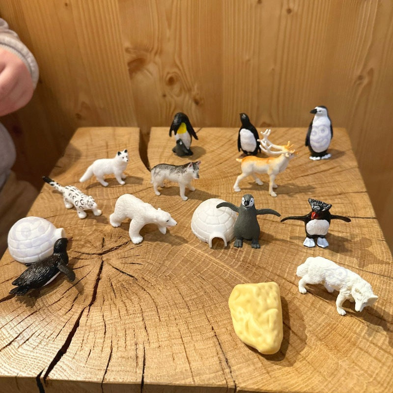 Set of Figurines Arctic Animals 16pcs WOOPIE Packaging status original