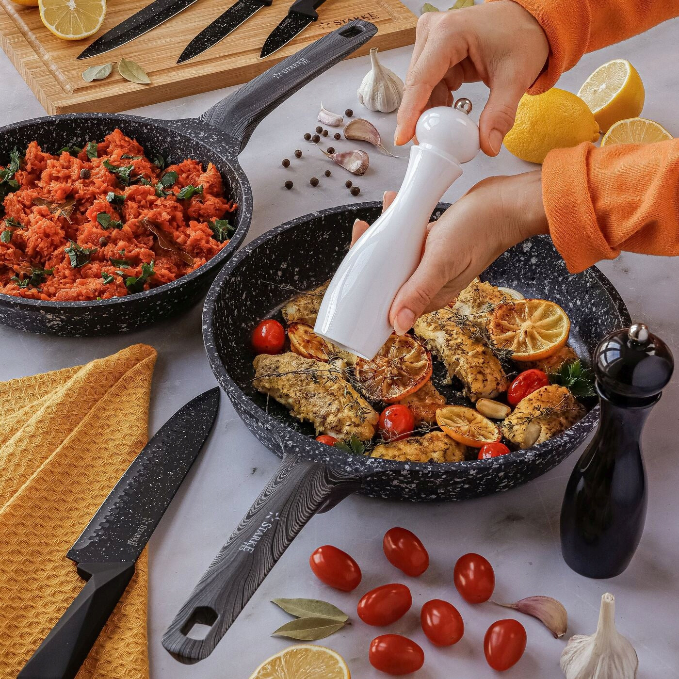 Set of Hand Grinders for SALT and PEPPER White Black Tadar Cayenne Packaging status original
