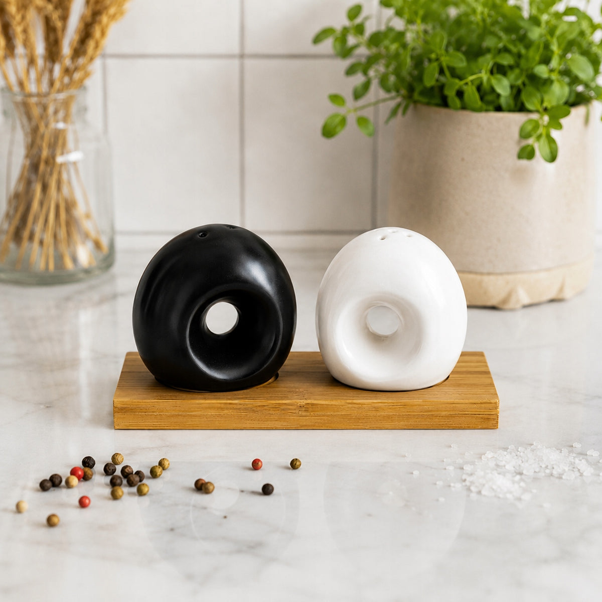 Set of seasonings salt and pepper shaker RONNIE bamboo white and black Packaging status original