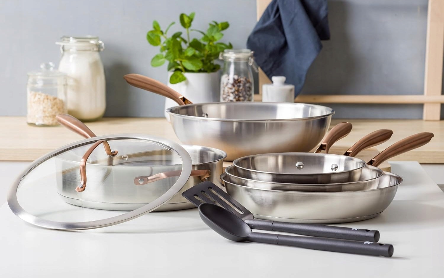 Set of stainless steel pots BK Rose, 3 elements, 20/24/28 cm, K1438 Brand no brand