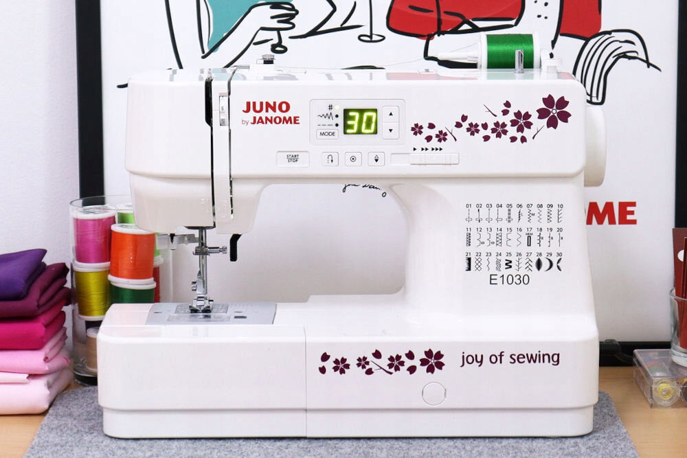 Sewing machine JUNO BY JANOME E1030 Batteries included no