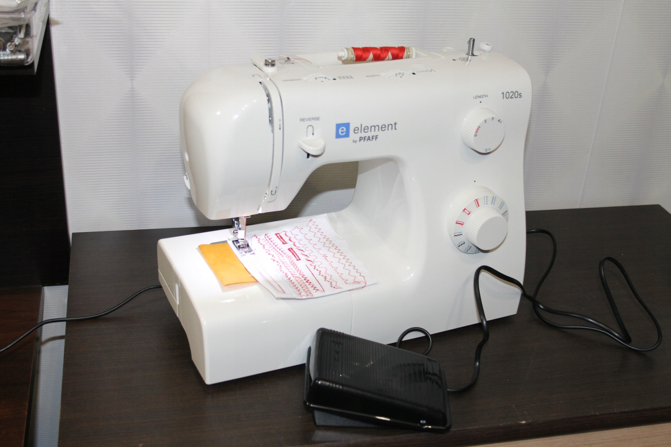 Sewing machine PFAFF 1020S