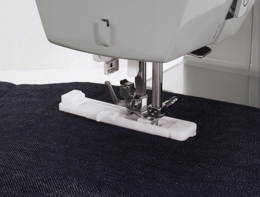 Sewing machine SINGER 4432 Heavy Duty REINFORCED Dominant color silver/gray