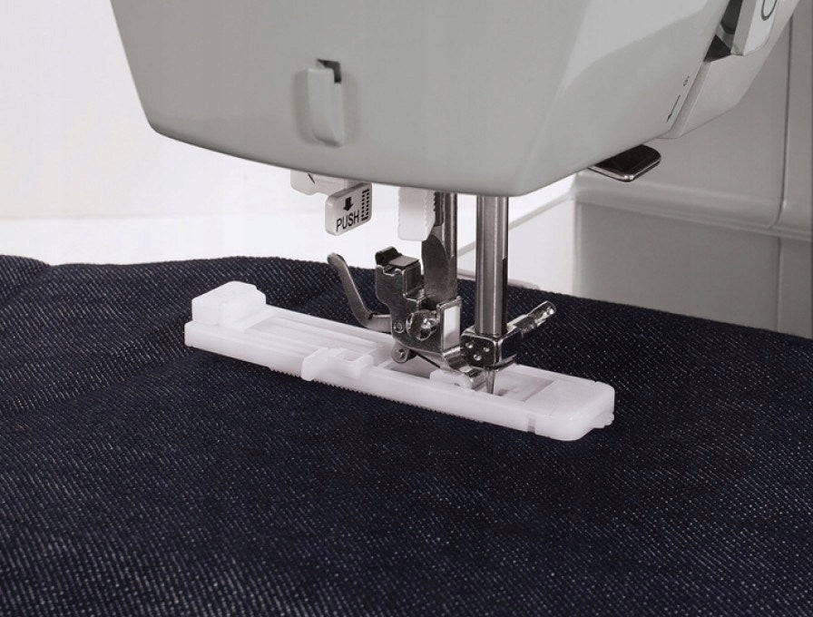 Sewing machine SINGER 4432 Heavy Duty REINFORCED Foot type for buttonhole trimming for sewing buttons for sewing invisible zippers universal