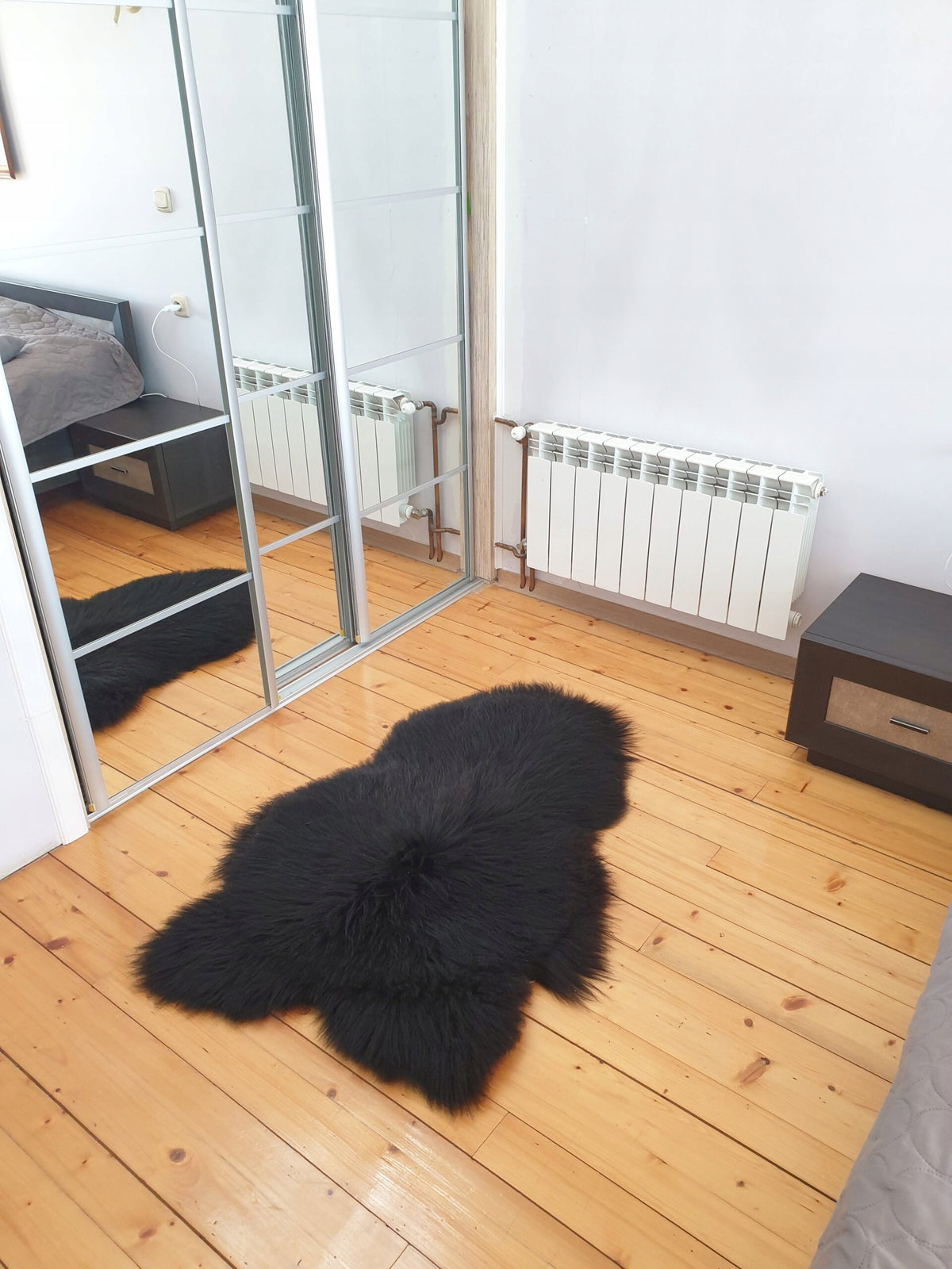 Sheepskin Island Black Natural Long Hair 15cm Fluffy Carpet 90x50cm Manufacturer code Island czarny S