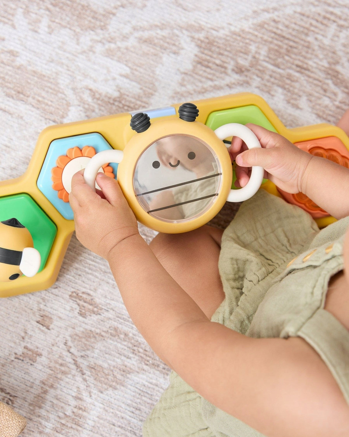 Skip Hop Toy Interactive Steering Wheel Bee Farmstand 2in1 Kid's age 3+ months
