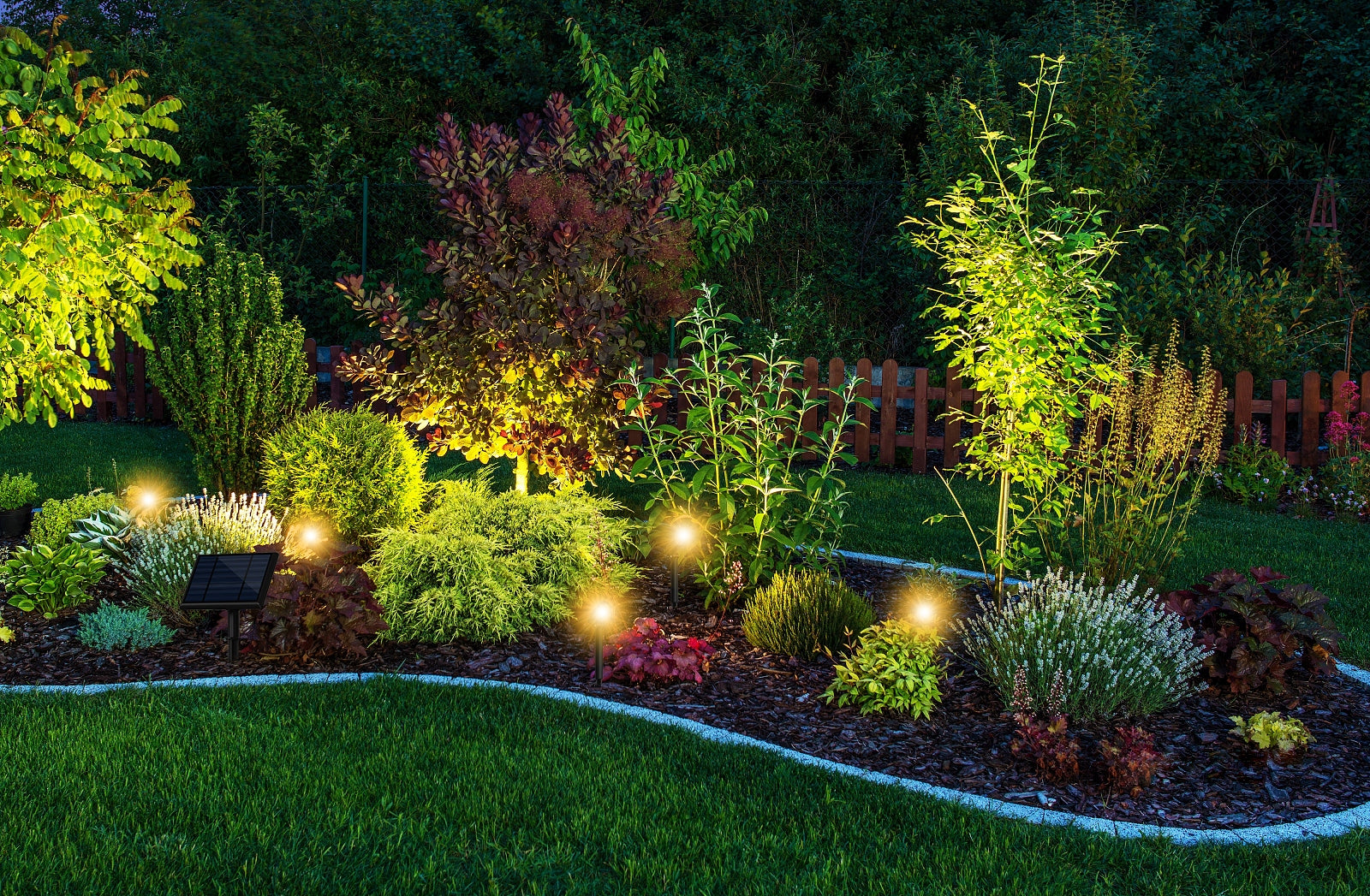 Solar Garden Lamp LED Punched 3X Headlight Twilight Sensor For Garden Brightness 260 lm