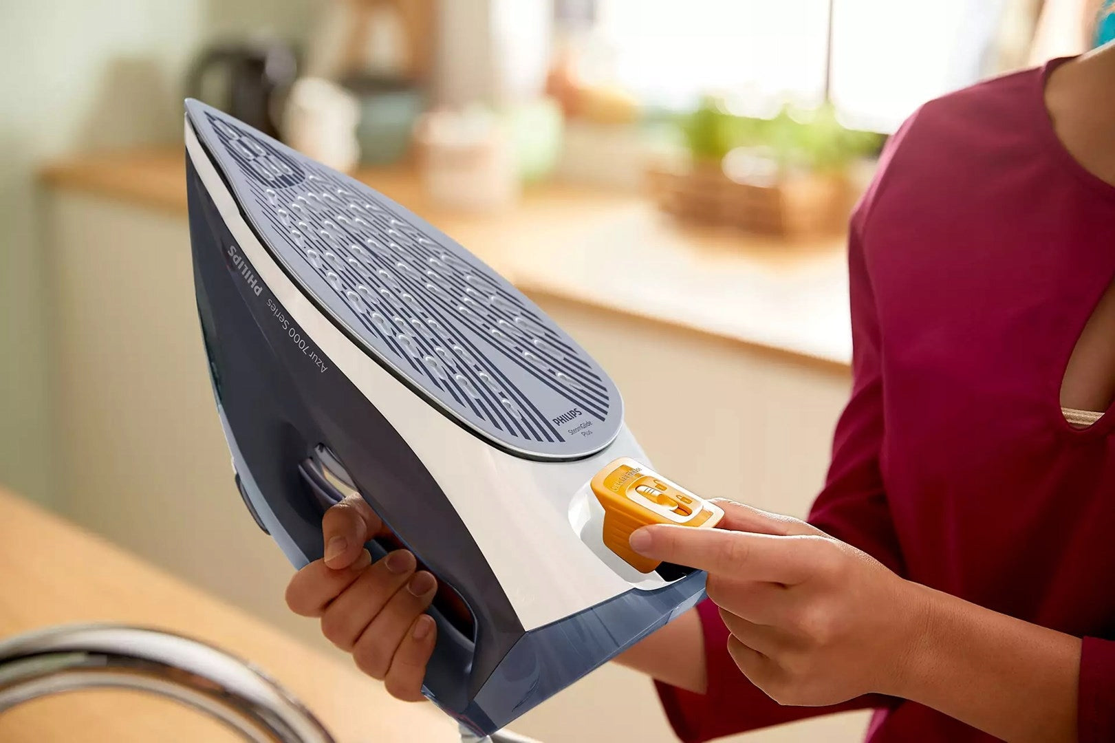 Steam iron 2800W Philips Azur Series 7000 navy blue DST7030/20 Brand Philips