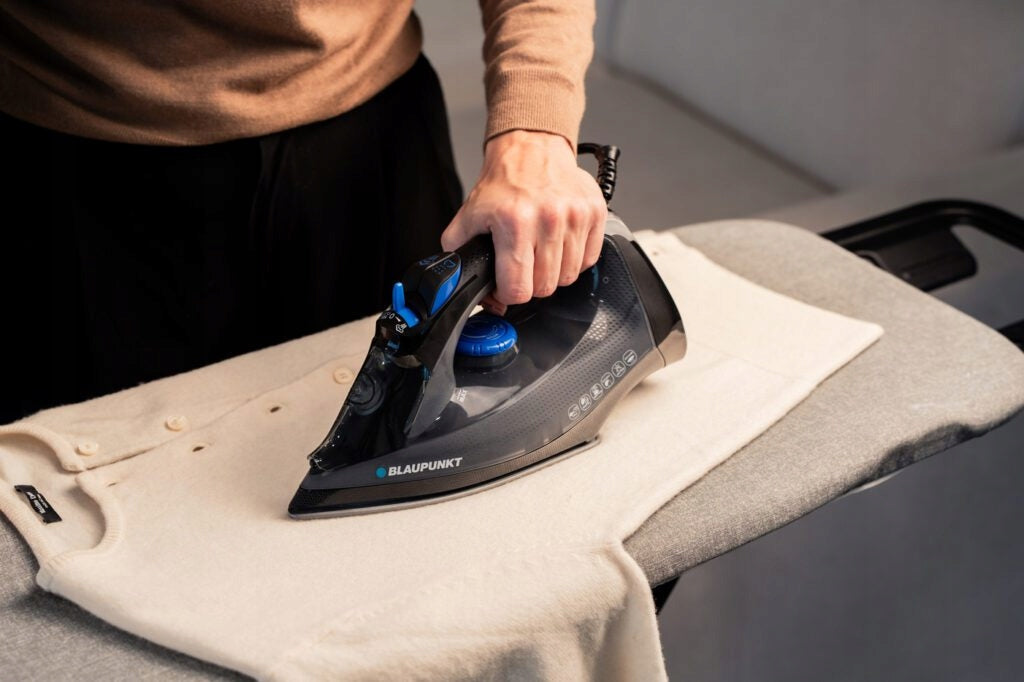 Steam iron Blaupunkt HSI212 Non-stick coating 2170W Manufacturer code HSI212