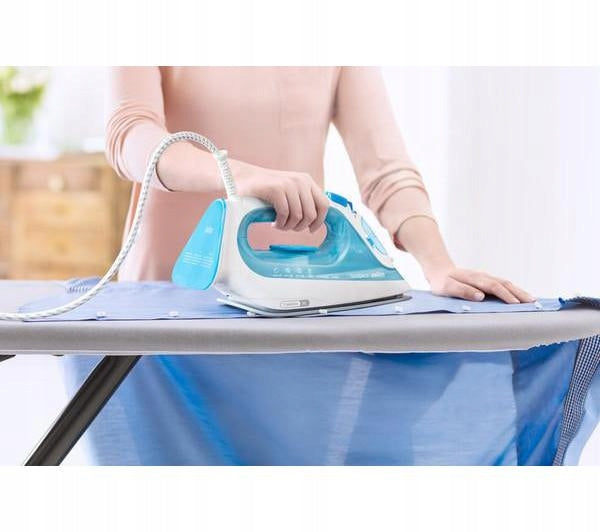 Steam iron Braun SI3053BL Dripping lock Ceramic foot Packaging status original