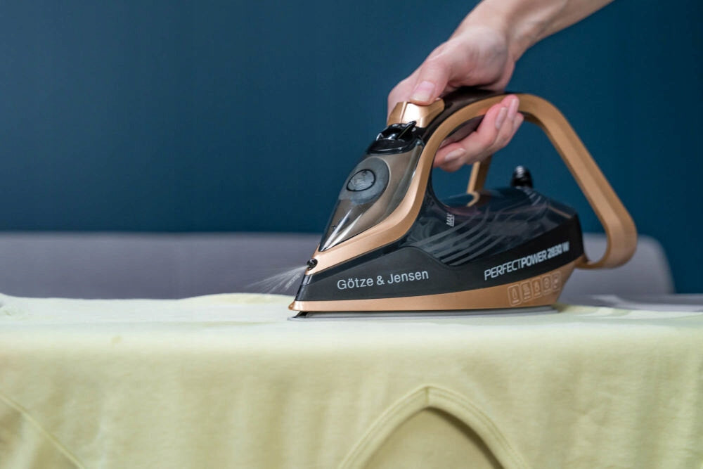 Steam iron GOTZE & JENSEN IG701 2800W Brand Götze & Jensen