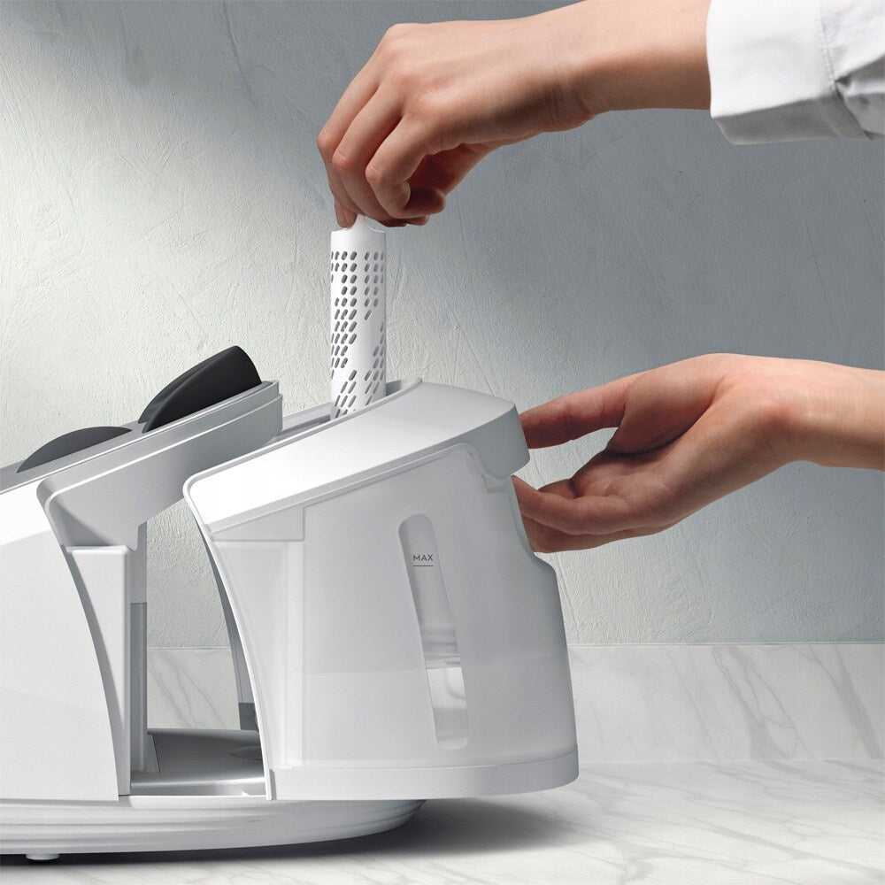 Steam station Electrolux Refine 600 E6ST1-8EG 2400 W Brand Electrolux