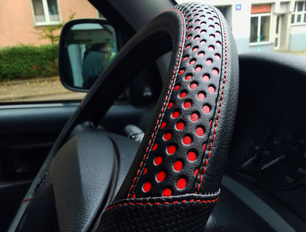 Steering Wheel Cover Black and Red Overlay Leather 37-39 cm POK-R RED EAN (GTIN) 5906109997393