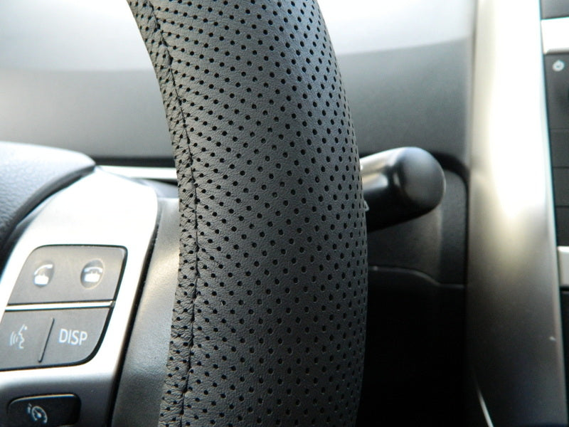 Steering Wheel Cover PERFORATED LEATHER 37-39 EAN (GTIN) 5904209105830